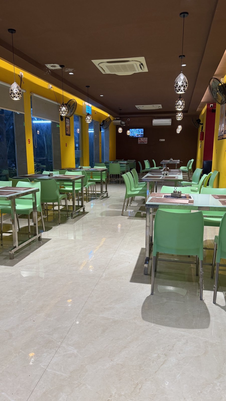 Air-conditioned dining hall